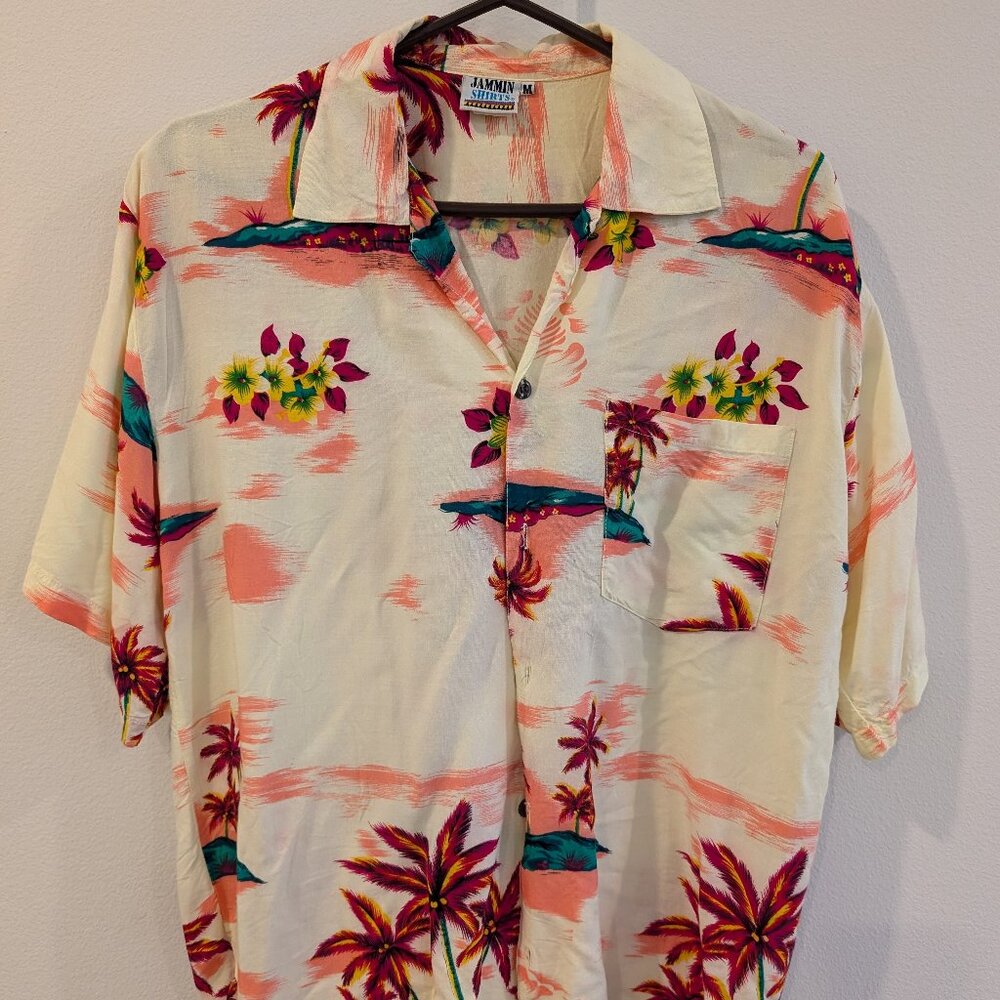 Tropical Jammin Shirt Co. Button Up Shirt.  Size Medium.